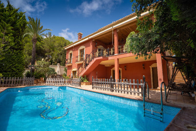 7 bedrooms, 6 bathrooms Villa in Campoamor